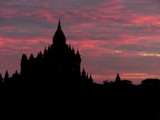Temple au coucher du soleil à Bagan